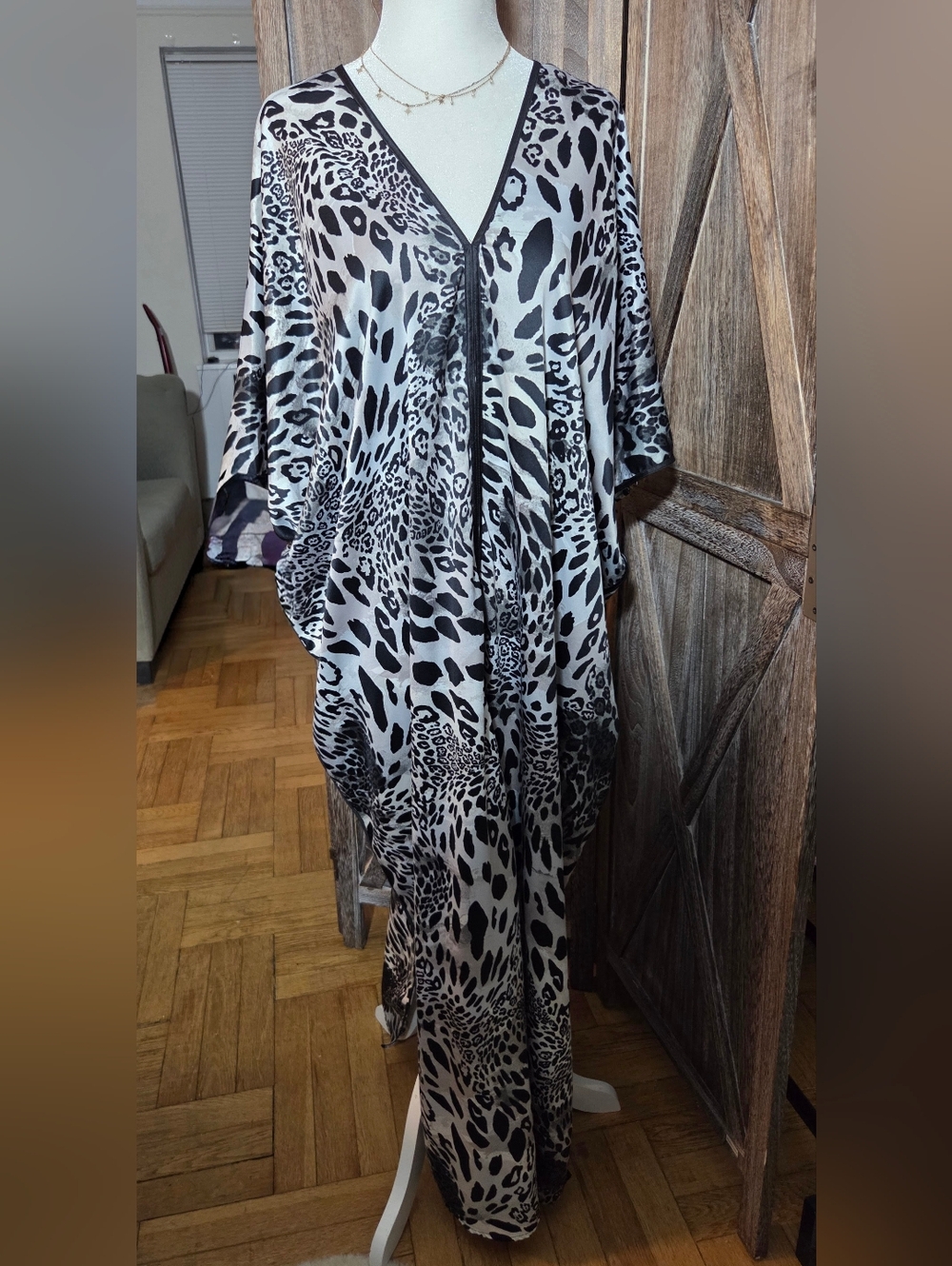 NWOT Natori Jaguar Silky Animal print Black and White Caftan